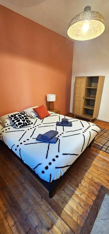 Aux Clefs Des Sacres - Le Barbatre Apartment Реймс Екстериор снимка